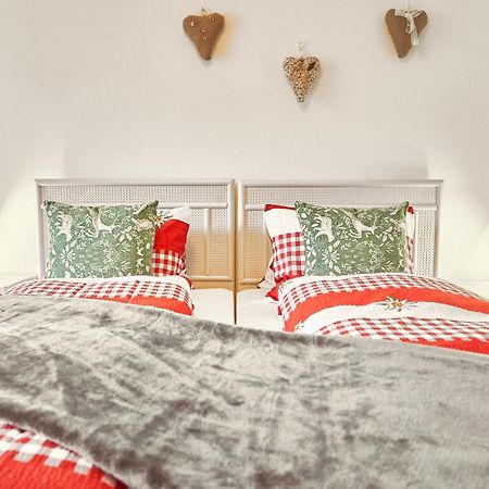 Double Room By Interlaken. Parking Därligen 외부 사진
